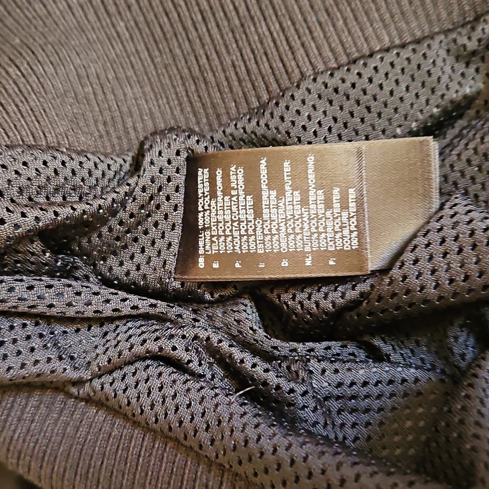 The North Face Men's Black Windbreaker - Picture 6 of 6
